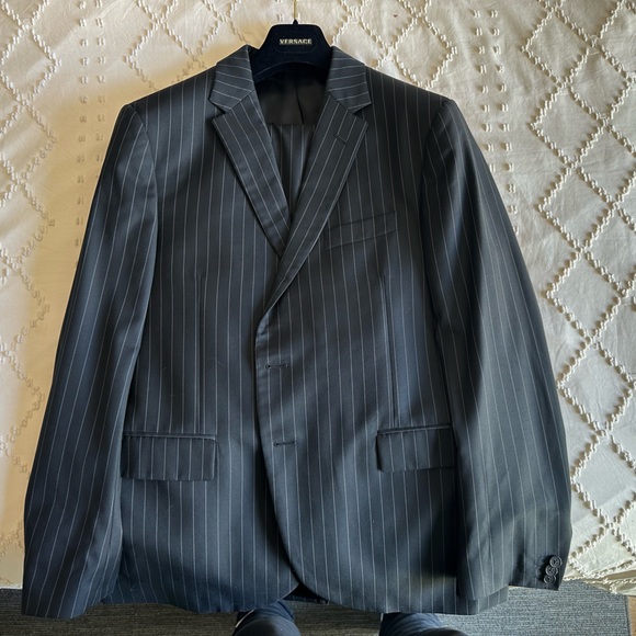 Versace pinstripe suit euro 44.  500$ - Picture 2 of 3